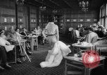 Image défilé Suisse, 1959, de la seconde 52 séquences d'archives historiques vidéo 65675042280