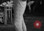 Image défilé Suisse, 1959, de la seconde 57 séquences d'archives historiques vidéo 65675042280