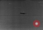 Image Jeeps utilisés dans le monde entier au cours Seconde Guerre Mondiale United States USA, 1943, de la seconde 1 séquences d'archives historiques vidéo 65675042283
