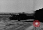 Image Jeeps utilisés dans le monde entier au cours Seconde Guerre Mondiale United States USA, 1943, de la seconde 9 séquences d'archives historiques vidéo 65675042283