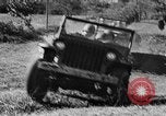 Image Jeeps utilisés dans le monde entier au cours Seconde Guerre Mondiale United States USA, 1943, de la seconde 21 séquences d'archives historiques vidéo 65675042283