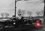 Image Jeeps utilisés dans le monde entier au cours Seconde Guerre Mondiale United States USA, 1943, de la seconde 23 séquences d'archives historiques vidéo 65675042283