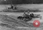Image Jeeps utilisés dans le monde entier au cours Seconde Guerre Mondiale United States USA, 1943, de la seconde 32 séquences d'archives historiques vidéo 65675042283
