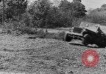 Image Jeeps utilisés dans le monde entier au cours Seconde Guerre Mondiale United States USA, 1943, de la seconde 34 séquences d'archives historiques vidéo 65675042283