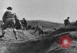 Image Jeeps utilisés dans le monde entier au cours Seconde Guerre Mondiale United States USA, 1943, de la seconde 41 séquences d'archives historiques vidéo 65675042283