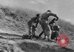 Image Jeeps utilisés dans le monde entier au cours Seconde Guerre Mondiale United States USA, 1943, de la seconde 42 séquences d'archives historiques vidéo 65675042283