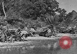 Image Jeeps utilisés dans le monde entier au cours Seconde Guerre Mondiale United States USA, 1943, de la seconde 56 séquences d'archives historiques vidéo 65675042283