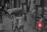 Image transportant des fournitures Calcutta Inde, 1945, de la seconde 46 séquences d'archives historiques vidéo 65675042285