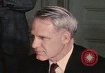 Immagine di James R Schlesinger Washington DC USA, 1974, secondo 16 filmato di repertorio 65675042305