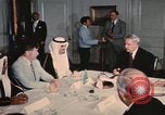 Immagine di James R Schlesinger Washington DC USA, 1974, secondo 20 filmato di repertorio 65675042305