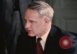 Immagine di James R Schlesinger Washington DC USA, 1974, secondo 33 filmato di repertorio 65675042305