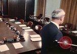 Immagine di James R Schlesinger Washington DC USA, 1974, secondo 7 filmato di repertorio 65675042307