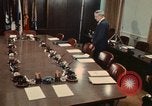 Immagine di James R Schlesinger Washington DC USA, 1974, secondo 14 filmato di repertorio 65675042307