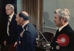 Immagine di James R Schlesinger Washington DC USA, 1974, secondo 17 filmato di repertorio 65675042307