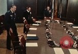 Immagine di James R Schlesinger Washington DC USA, 1974, secondo 18 filmato di repertorio 65675042307