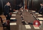 Immagine di James R Schlesinger Washington DC USA, 1974, secondo 20 filmato di repertorio 65675042307
