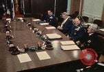Immagine di James R Schlesinger Washington DC USA, 1974, secondo 24 filmato di repertorio 65675042307