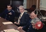 Immagine di James R Schlesinger Washington DC USA, 1974, secondo 27 filmato di repertorio 65675042307