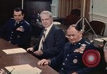 Immagine di James R Schlesinger Washington DC USA, 1974, secondo 28 filmato di repertorio 65675042307