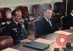 Immagine di James R Schlesinger Washington DC USA, 1974, secondo 46 filmato di repertorio 65675042307