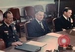 Immagine di James R Schlesinger Washington DC USA, 1974, secondo 47 filmato di repertorio 65675042307