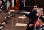 Immagine di James R Schlesinger Washington DC USA, 1974, secondo 53 filmato di repertorio 65675042307