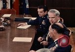 Immagine di James R Schlesinger Washington DC USA, 1974, secondo 56 filmato di repertorio 65675042307