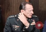 Immagine di Il Segretario della Difesa James Schlesinger Washington DC USA, 1974, secondo 1 filmato di repertorio 65675042308