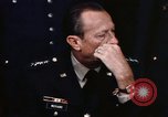 Immagine di Il Segretario della Difesa James Schlesinger Washington DC USA, 1974, secondo 6 filmato di repertorio 65675042308