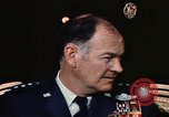 Immagine di Il Segretario della Difesa James Schlesinger Washington DC USA, 1974, secondo 17 filmato di repertorio 65675042308