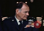 Immagine di Il Segretario della Difesa James Schlesinger Washington DC USA, 1974, secondo 23 filmato di repertorio 65675042308