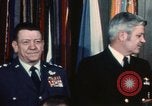 Standbild gemeinsamen Generalstabschefs und Fotografen Washington DC USA, 1974, aus Sekunde 33 historischem Filmmaterial Videoclip 65675042310