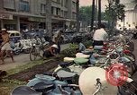 Standbild vietnamesische Frauen Saigon Vietnam, 1964, aus Sekunde 23 historischem Filmmaterial Videoclip 65675042315