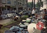 Standbild vietnamesische Frauen Saigon Vietnam, 1964, aus Sekunde 29 historischem Filmmaterial Videoclip 65675042315