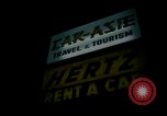 Standbild Neon Sign Saigon Vietnam, 1964, aus Sekunde 3 historischem Filmmaterial Videoclip 65675042316