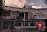 Standbild moderne Häuser Saigon Vietnam, 1964, aus Sekunde 34 historischem Filmmaterial Videoclip 65675042317