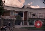Standbild moderne Häuser Saigon Vietnam, 1964, aus Sekunde 40 historischem Filmmaterial Videoclip 65675042317