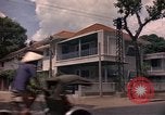 Standbild moderne Häuser Saigon Vietnam, 1964, aus Sekunde 49 historischem Filmmaterial Videoclip 65675042317