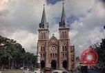 Standbild katholische Kirche Saigon Vietnam, 1964, aus Sekunde 15 historischem Filmmaterial Videoclip 65675042318