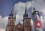 Standbild katholische Kirche Saigon Vietnam, 1964, aus Sekunde 29 historischem Filmmaterial Videoclip 65675042318