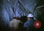Standbild Bohrmaschine Bolivien, 1966, aus Sekunde 31 historischem Filmmaterial Videoclip 65675042324