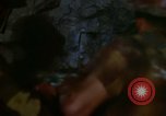 Image déverser du minerai la bolivie, 1966, de la seconde 19 séquences d'archives historiques vidéo 65675042325