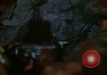 Image déverser du minerai la bolivie, 1966, de la seconde 26 séquences d'archives historiques vidéo 65675042325