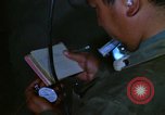 Image déverser du minerai la bolivie, 1966, de la seconde 38 séquences d'archives historiques vidéo 65675042325