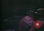 Image déverser du minerai la bolivie, 1966, de la seconde 58 séquences d'archives historiques vidéo 65675042325
