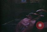 Image déverser du minerai la bolivie, 1966, de la seconde 59 séquences d'archives historiques vidéo 65675042325