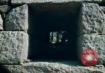 Standbild pick ax Bolivien, 1966, aus Sekunde 10 historischem Filmmaterial Videoclip 65675042327