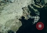 Standbild pick ax Bolivien, 1966, aus Sekunde 25 historischem Filmmaterial Videoclip 65675042327