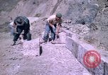 Standbild pick ax Bolivien, 1966, aus Sekunde 36 historischem Filmmaterial Videoclip 65675042327
