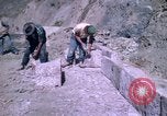 Standbild pick ax Bolivien, 1966, aus Sekunde 38 historischem Filmmaterial Videoclip 65675042327